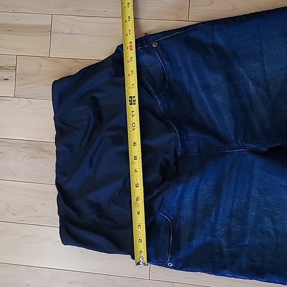 Isabel maternity women's size 10 maternity jeans shorts - Picture 4 of 5